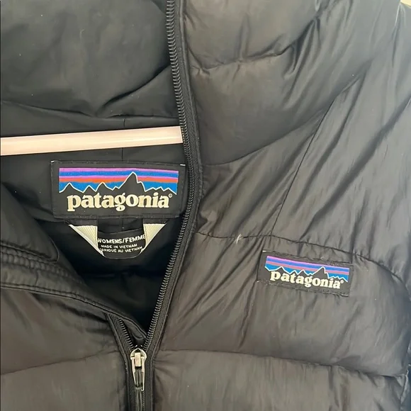 Patagonia Jet Black Hooded Jacket - Picture 2 of 2